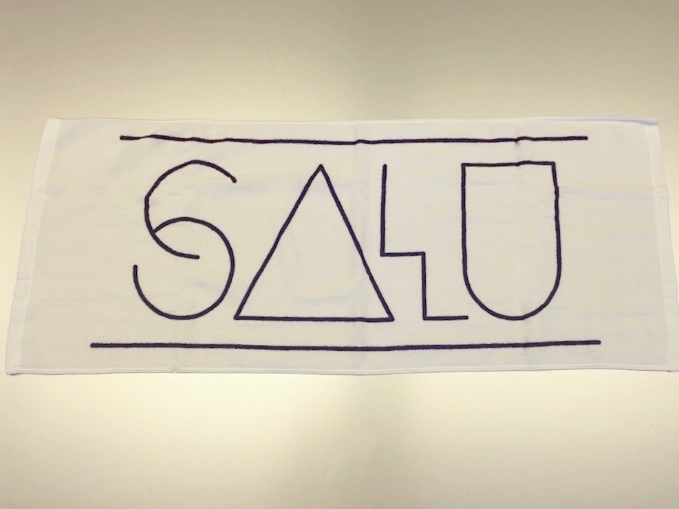 Salu_towl_white